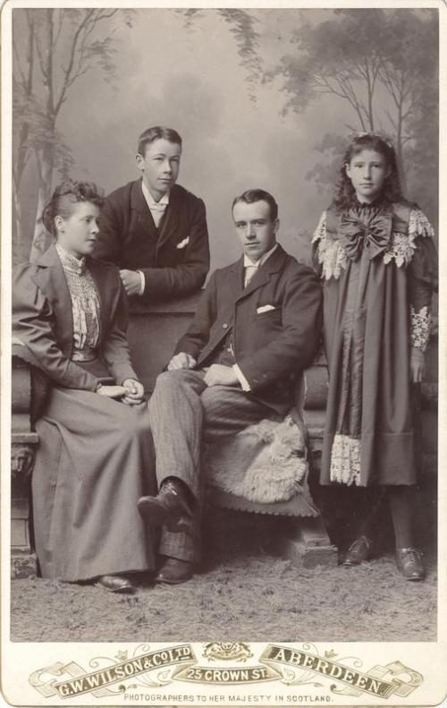 A studio family portrait from around 1900